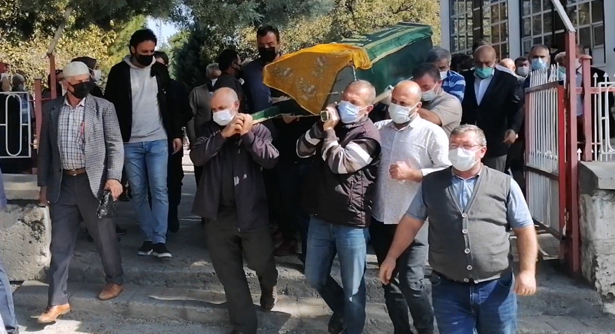 Genç Öğretmen Toprağa Verildi