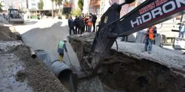 Gülabibey’de Yağmur Suyu Sorunu Çözülüyor