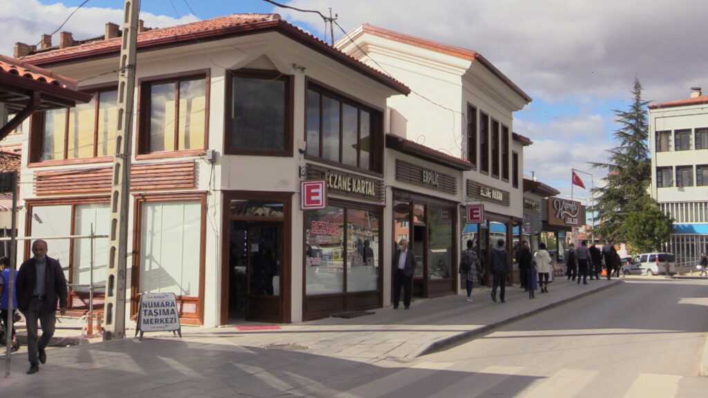 Saat Kulesi Çevresi Tarihi Görünümüne Kavuştu