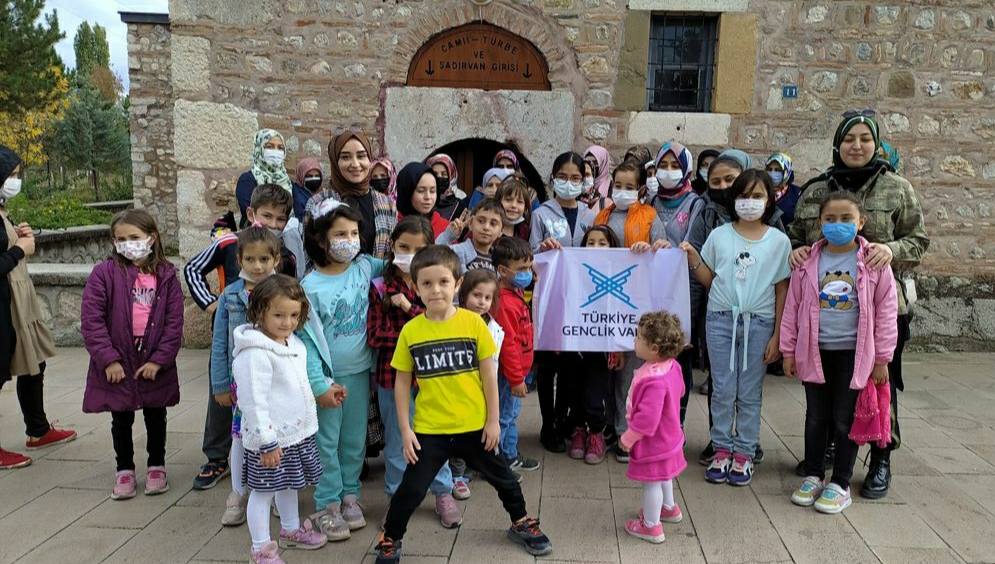 Anneleriyle Tarihte Yolculuk Yaptılar