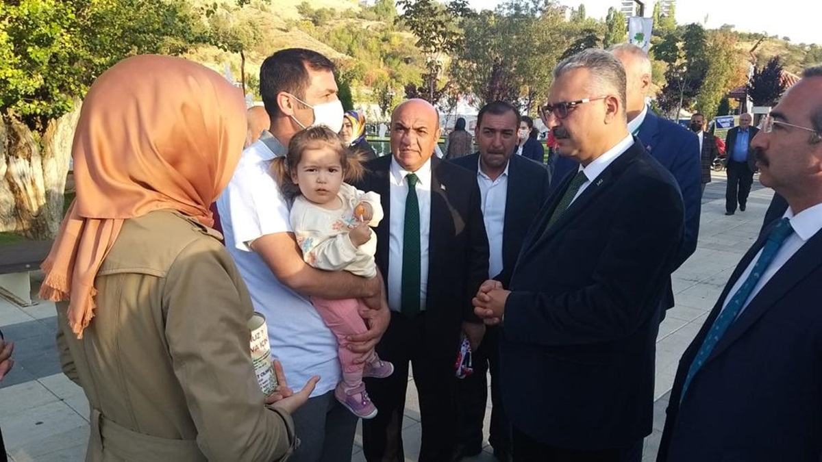 Hemşehri Festivali’nde, Ahlatcı’ya Yoğun İlgi