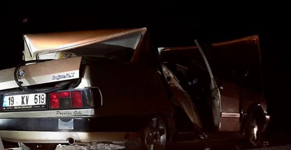 Traktör ile Otomobil Çarpıştı: 5 Yaralı