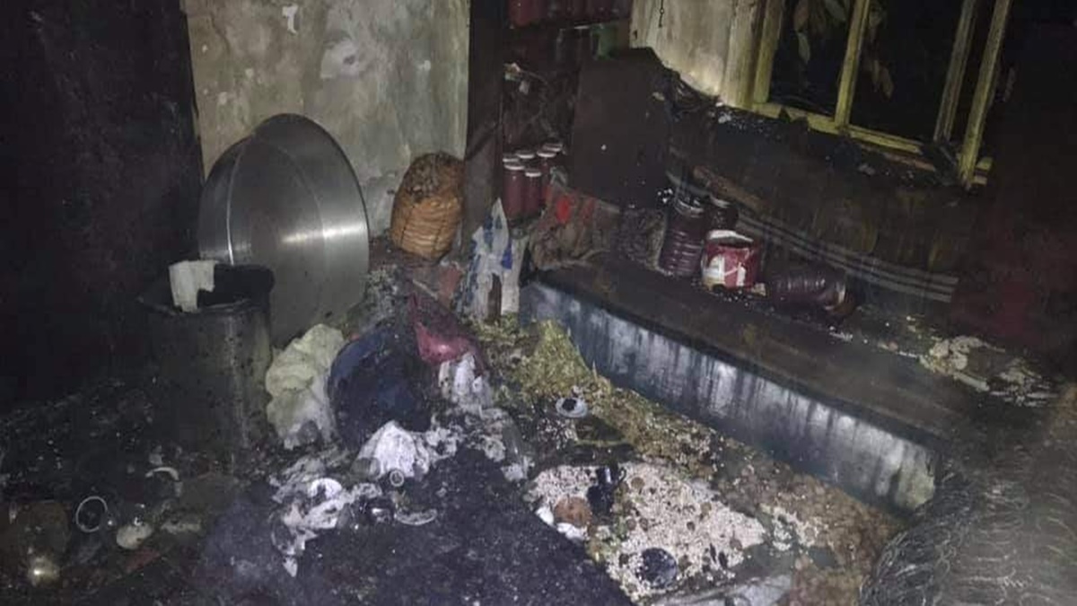 Alevlere Teslim Olan Ev Küle Döndü