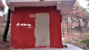 Tuvaletin Kapısını Tuğlayla Örerek Kapattılar