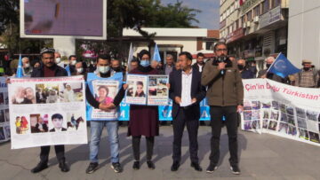 Çin Zulmünü Gözyaşlarıyla Anlattılar