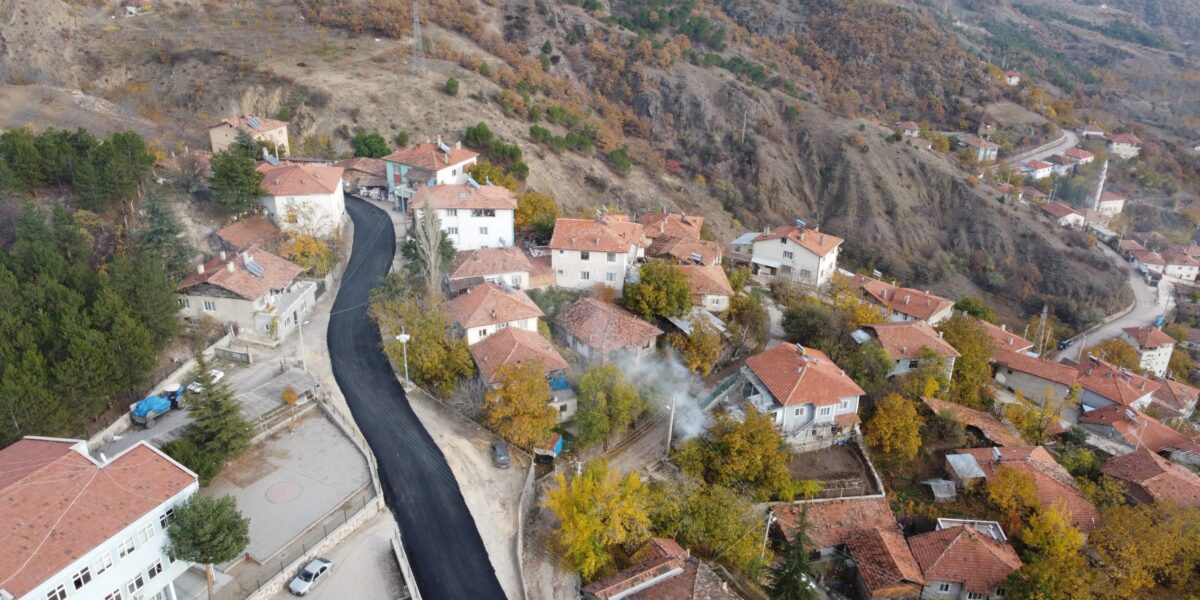 Çorum Belediyesi’nden Oğuzlar’a Asfalt