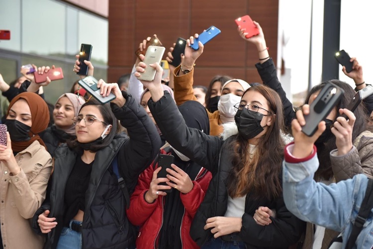 Bu Kampüste Müzik Var