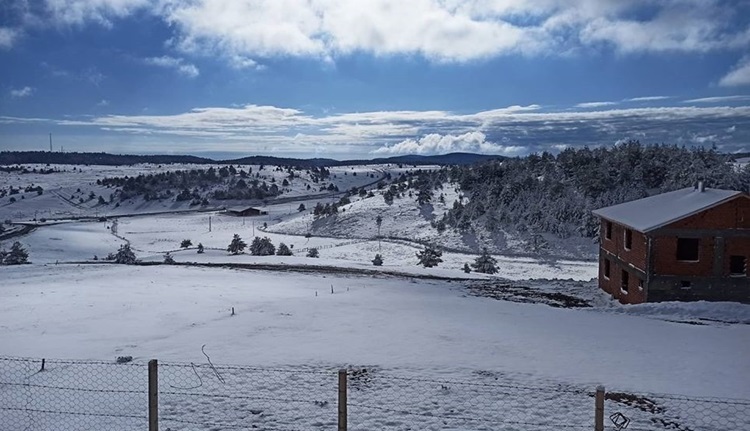Kargı’ya Mevsimin İlk Karı Düştü
