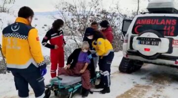 Hastaların İmdadına Paletli Ambulans Yetişti