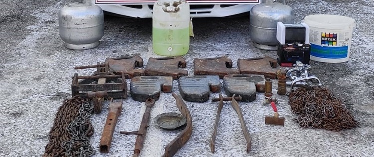 Hırsızlar Jandarma’dan Kaçamadı