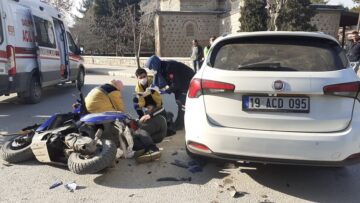 Otomobil ile Motosiklet Çarpıştı: 1 Yaralı