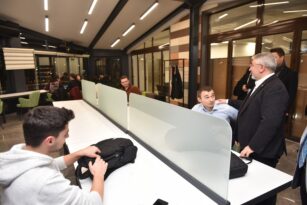 7 Gün 24 Saat Açık Kütüphane Hizmete Girdi