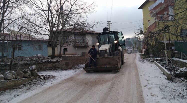 Oğuzlar Belediyesi’nden Yoğun Kar Mesaisi