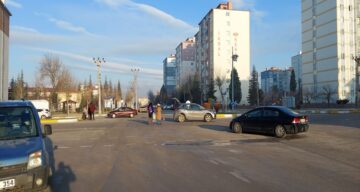 Bu Kavşakta Sürekli Kaza Oluyor