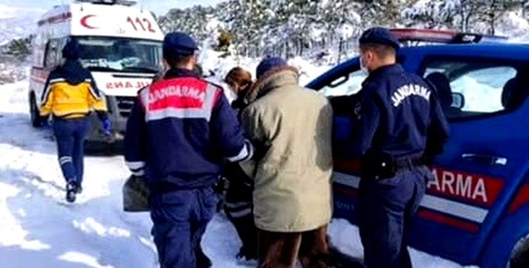 Çorum’da Mahsur Kalan Hastayı Jandarma Kurtardı