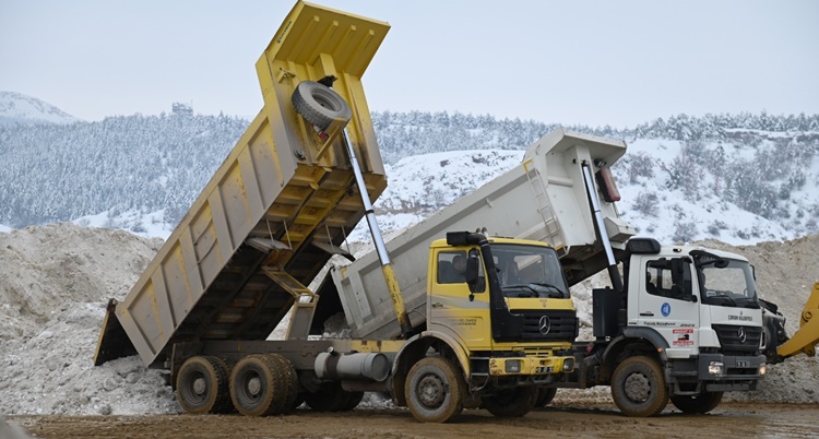 Çorum’da 2 Bin Kamyon Kar Baraja Taşındı