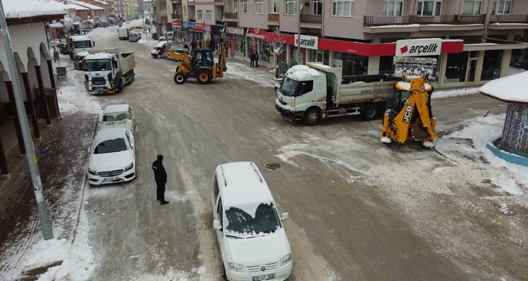 Alaca Belediyesi’nden Kar Mesaisi