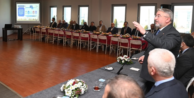 Aşgın, 3 Yılını İş Adamlarına Anlattı