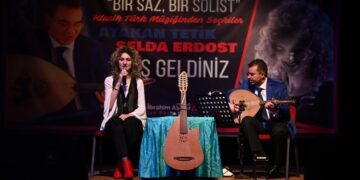Bir Saz Bir Solist Kulakların Pasını Sildi