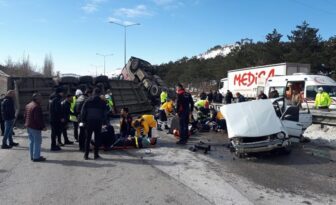 TIR Otomobili Biçti : 1 Ölü 2 Ağır Yaralı