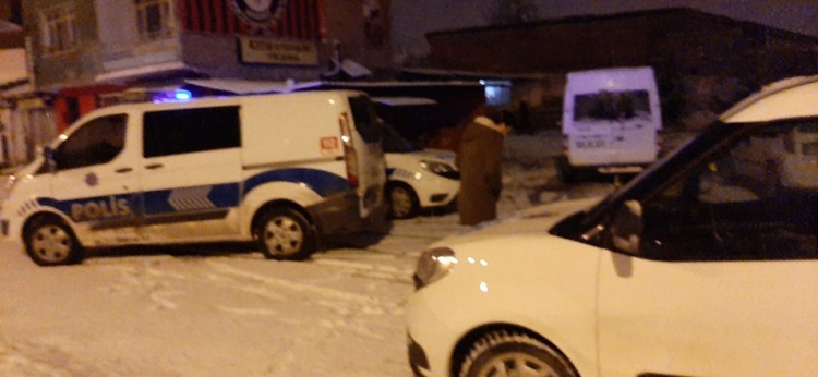 Otopark Çalışanı Kazara Kendini Vurdu