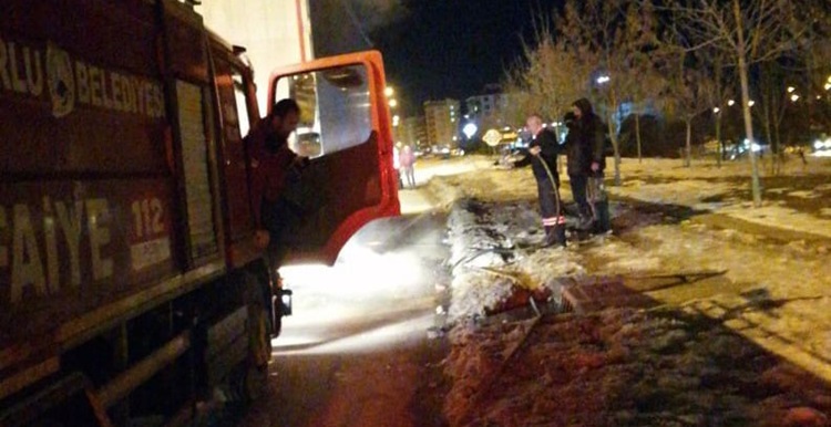 Seyir Halindeki TIR Alev Aldı