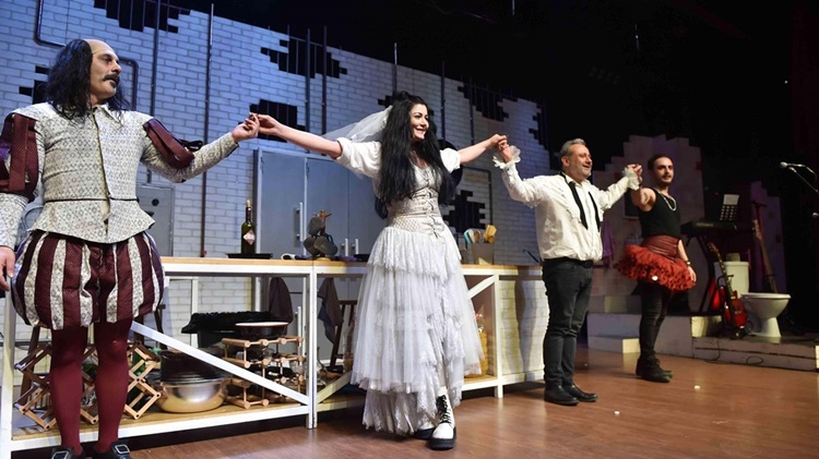 “Tarla Kuşuydu Juliet” Adlı Oyun Çorum’da Sahnelenecek