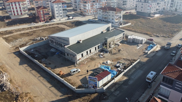 İki Yüzme Havuzu Bu Yaz Açılıyor