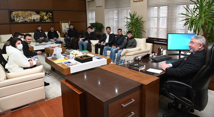 Aşgın’dan, Öğrencilere Belediyecilik Dersi