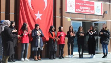 İstiklal Marşını İşaret Dili İle Okudular