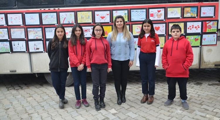 Öğrenciler Kan Bağışına Hazırladıkları Kliple Destek Verdi