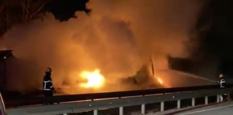 Çorum Yolunda Tır Alev Alev Yandı