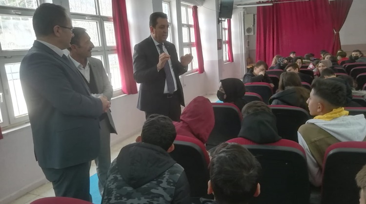 Başkan Yıldırım, Öğrencilerle Deneyimlerini Paylaştı