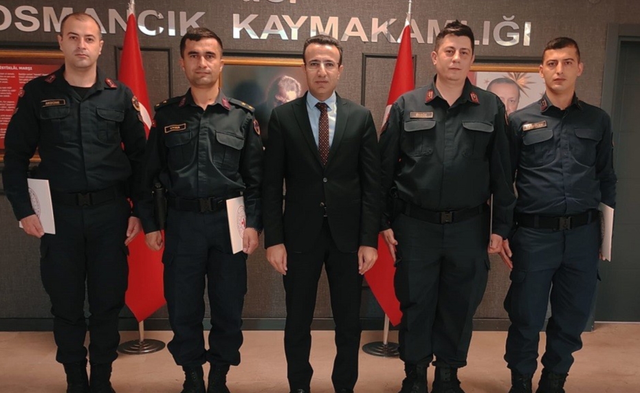 Jandarma Personeline Başarı Belgesi