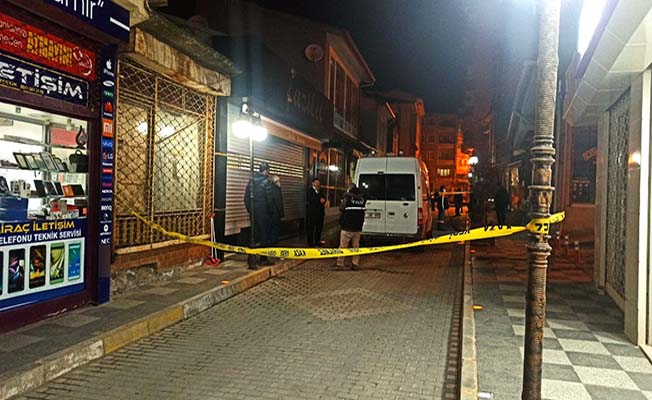 Maskeli ve Silahlı Kuyumcu Soygunu