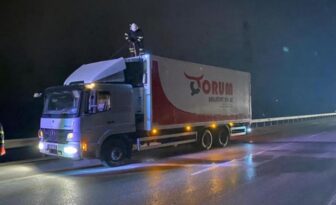 Sakatat Yüklü Kamyonda Yangın Çıktı