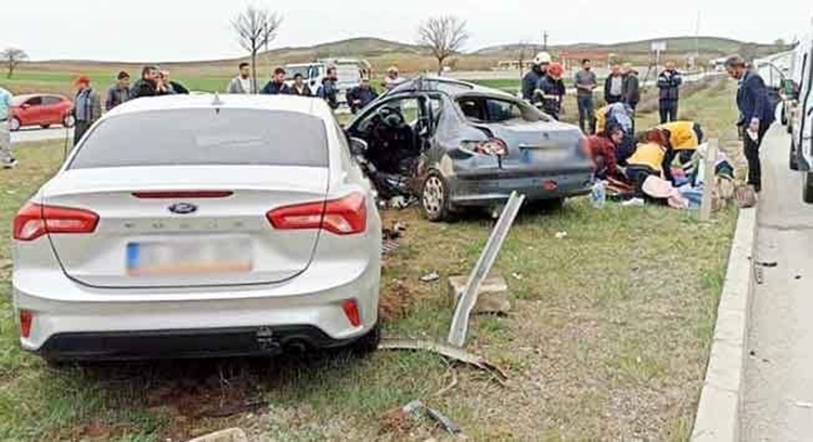 Çorum’da İki Otomobil Çarpıştı: 1 Ölü, 5 Yaralı