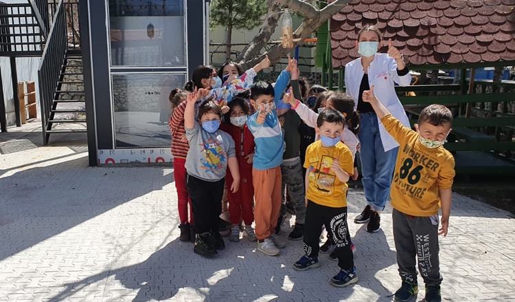 Miniklerden ‘’Karakterime Değer Kat Öğretmenim’’ Projesi