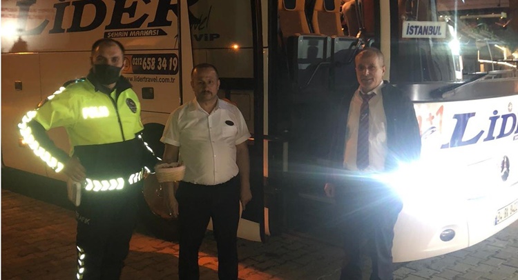 Kargı’da Polis Yolcu Otobüslerini Denetledi