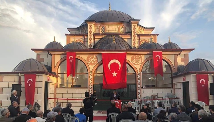 Yapımı 12 Yıl Süren Köy Cami İbadete Açıldı