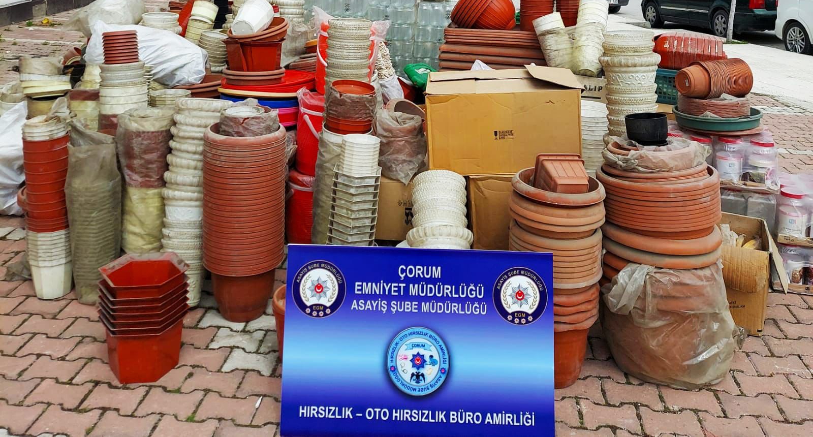 Saksı Hırsızları Yakalandı