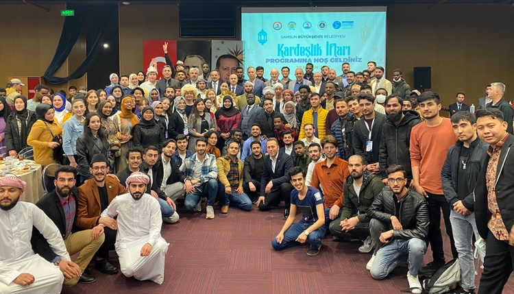 Ceylan, Kültür Elçileriyle İftar Yaptı