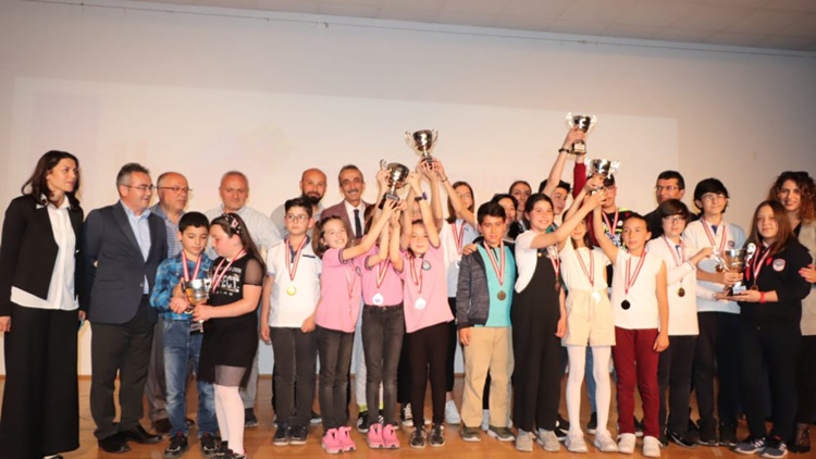 Akıl ve Zeka Oyunları Ödül Töreni Yapıldı