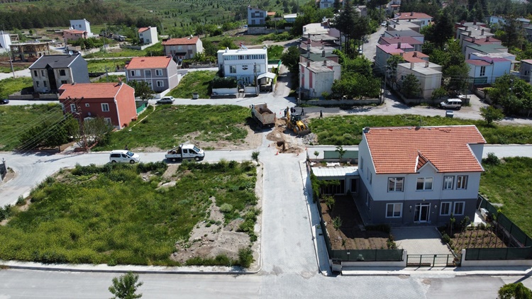 Belediye Şehre Yeni Yollar Kazandırıyor