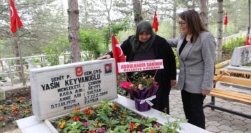 Başkan Şahiner Şehit Annelerini Unutmadı
