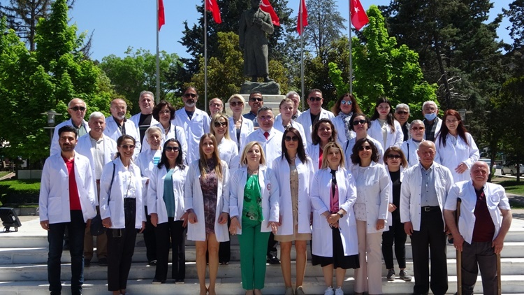 Çorumlu Eczacılar Ata’nın Huzuruna Çıktı