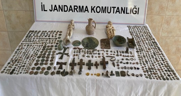 Roma ve Helenistik Döneme Ait Tarihi Eser Ele Geçirildi