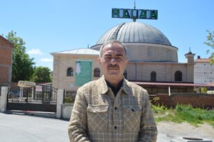 “Yolun Ortasında Kalan Dergahın Yıkılmasını İstiyoruz”