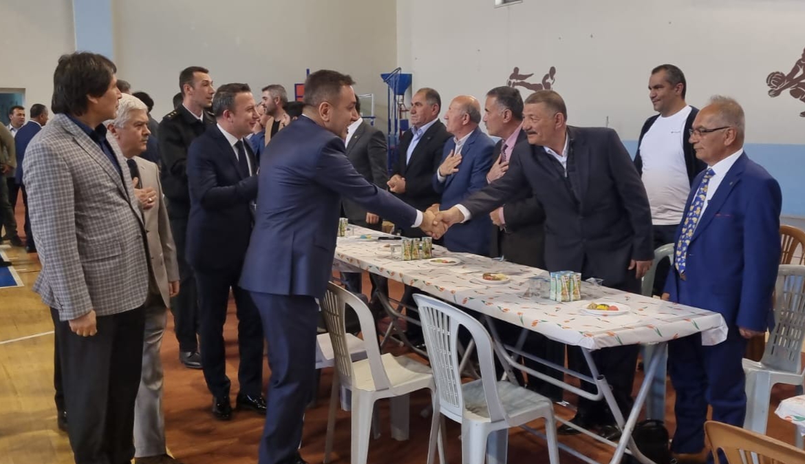 Asırlık Bayramlaşma Geleneği Sürdü