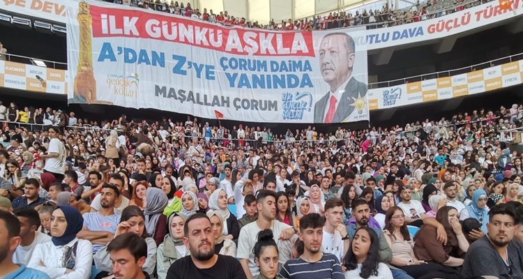 Çorum Gençlik Kolları Adana’da Gövde Gösterisi Yaptı